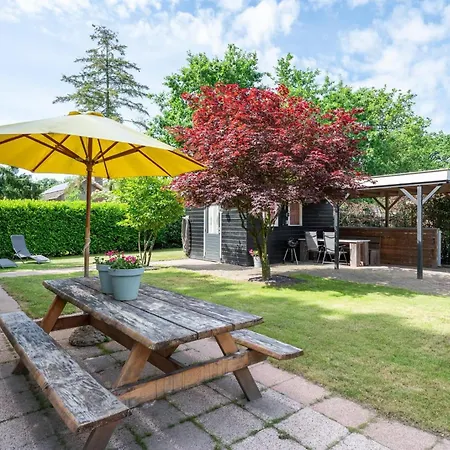 Vakantiehuis Putten 度假居 皮滕